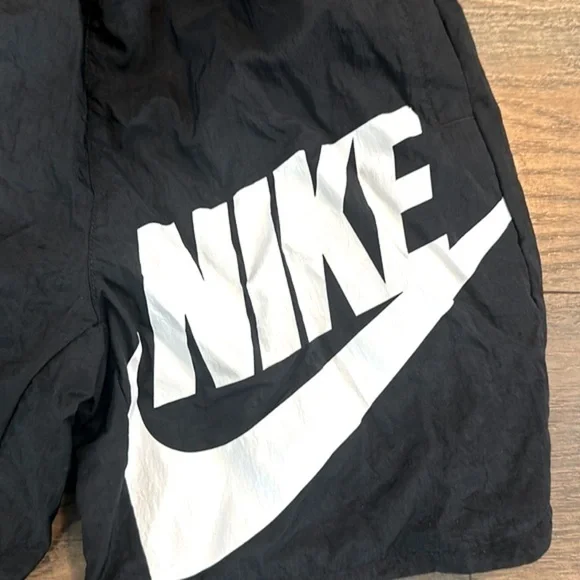 Nike boy shorts size M - Picture 2 of 4
